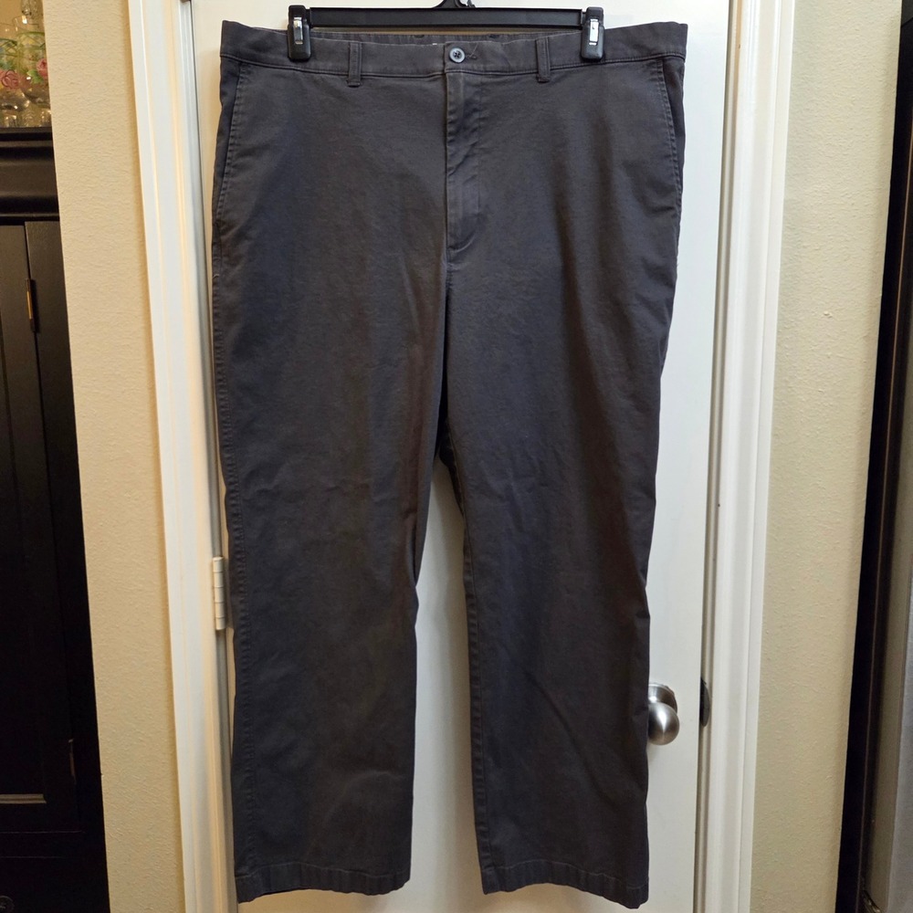 Roundtree & Yorke Mens 42x30 Classic Fit Chino Pants Charcoal Gray Stretch